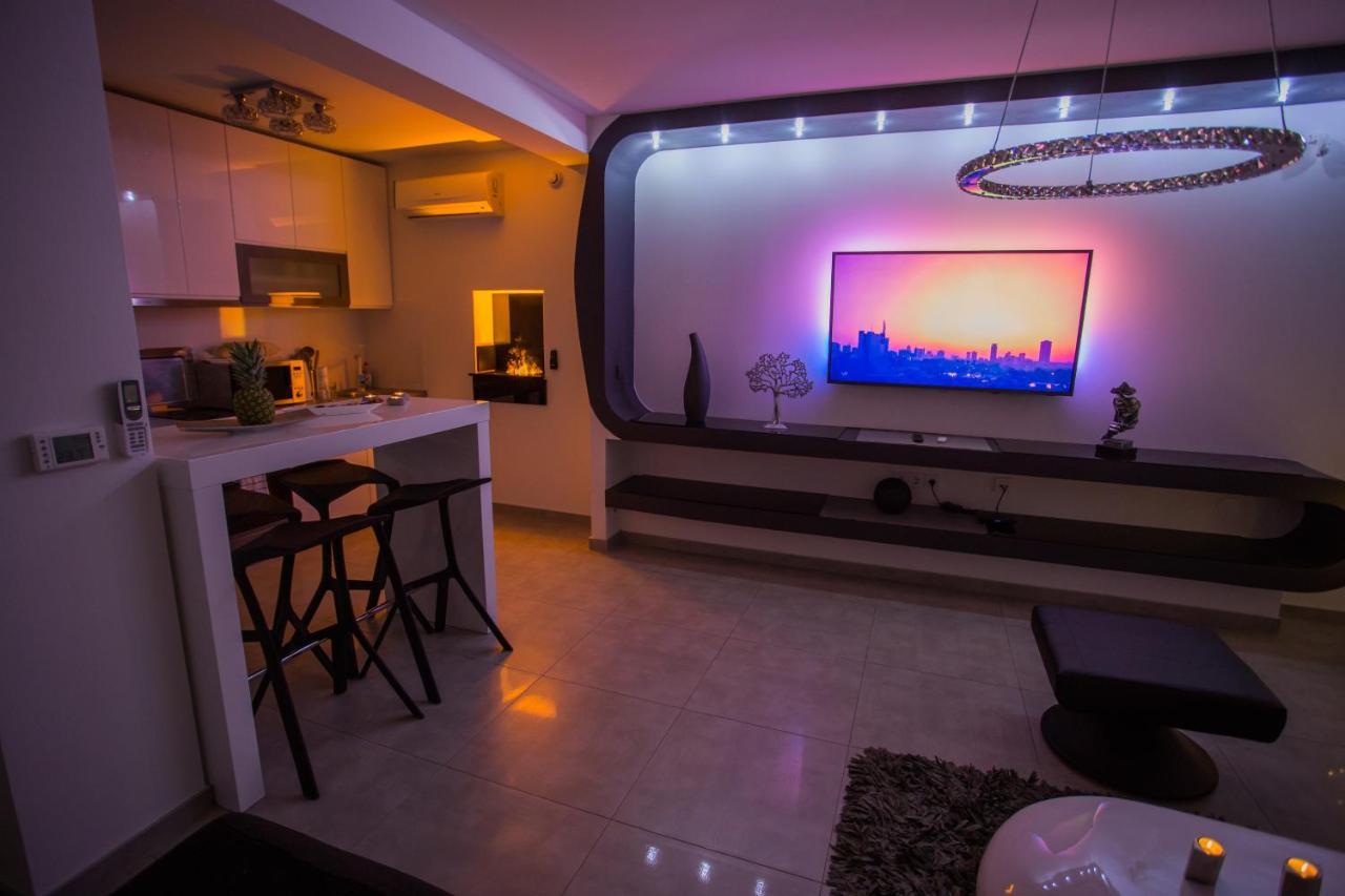 Apartment Plaza ----Wallbox 11Kw 16A ----- Private Spa- Jacuzzi, Infrared Sauna, Luxury Massage Chair, Parking, Entry With Pin 0 - 24H, Free Cancellation 24 Hours Before Check In Bród Kültér fotó