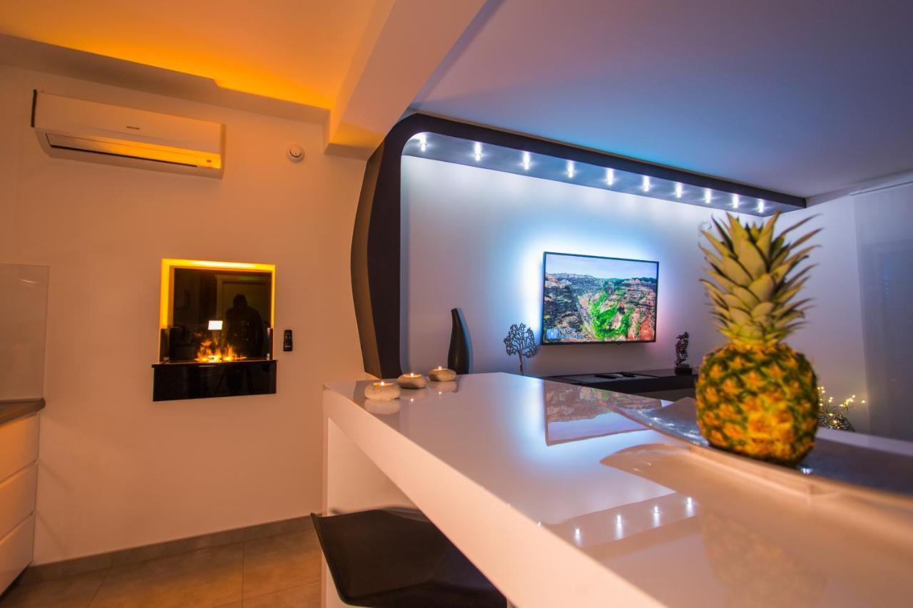 Apartment Plaza ----Wallbox 11Kw 16A ----- Private Spa- Jacuzzi, Infrared Sauna, Luxury Massage Chair, Parking, Entry With Pin 0 - 24H, Free Cancellation 24 Hours Before Check In Bród Kültér fotó