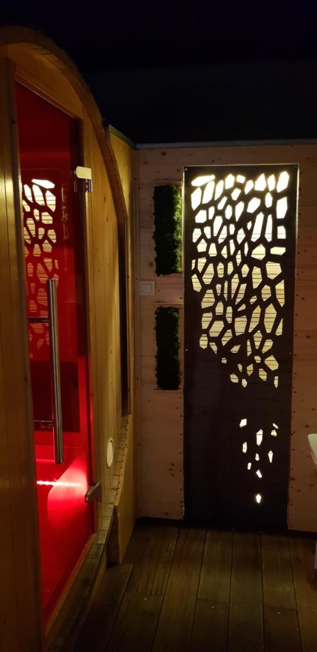 Apartment Plaza ----Wallbox 11Kw 16A ----- Private Spa- Jacuzzi, Infrared Sauna, Luxury Massage Chair, Parking, Entry With Pin 0 - 24H, Free Cancellation 24 Hours Before Check In Bród Kültér fotó