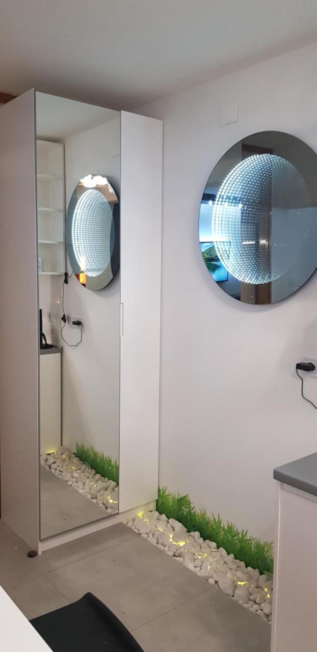 Apartment Plaza ----Wallbox 11Kw 16A ----- Private Spa- Jacuzzi, Infrared Sauna, Luxury Massage Chair, Parking, Entry With Pin 0 - 24H, Free Cancellation 24 Hours Before Check In Bród Kültér fotó