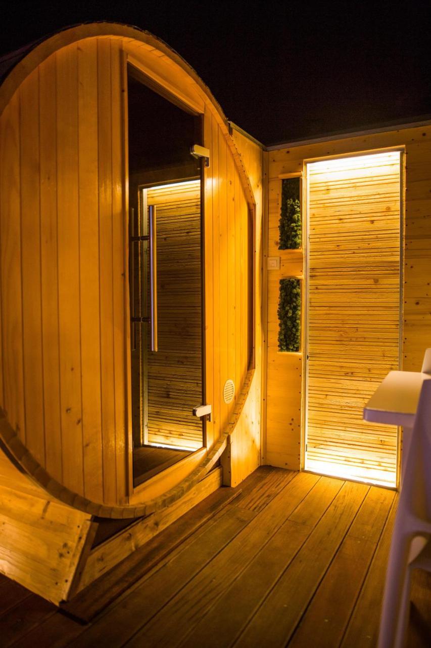 Apartment Plaza ----Wallbox 11Kw 16A ----- Private Spa- Jacuzzi, Infrared Sauna, Luxury Massage Chair, Parking, Entry With Pin 0 - 24H, Free Cancellation 24 Hours Before Check In Bród Kültér fotó