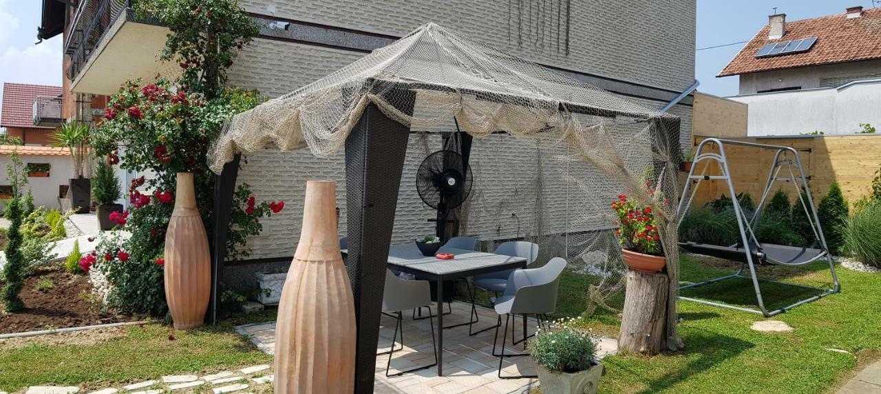 Apartment Plaza ----Wallbox 11Kw 16A ----- Private Spa- Jacuzzi, Infrared Sauna, Luxury Massage Chair, Parking, Entry With Pin 0 - 24H, Free Cancellation 24 Hours Before Check In Bród Kültér fotó